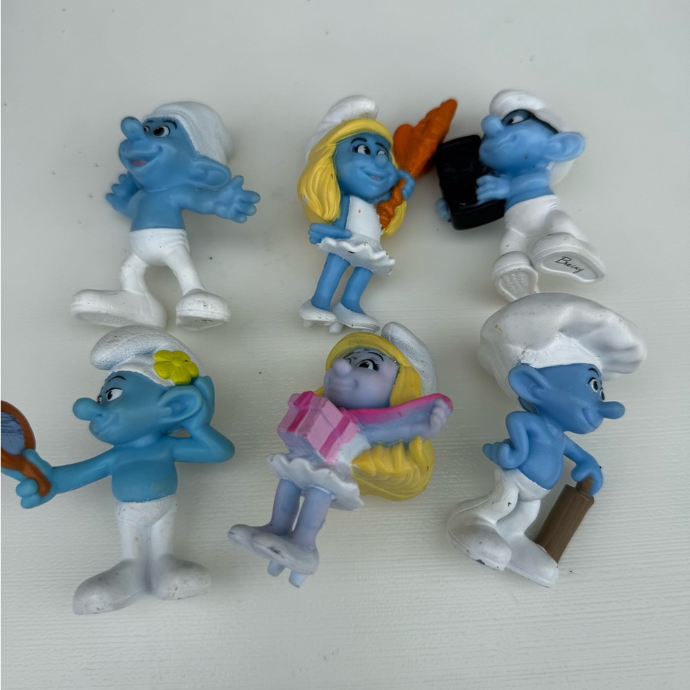 Smurf Figurine Set of 7 with White and Blue Colors